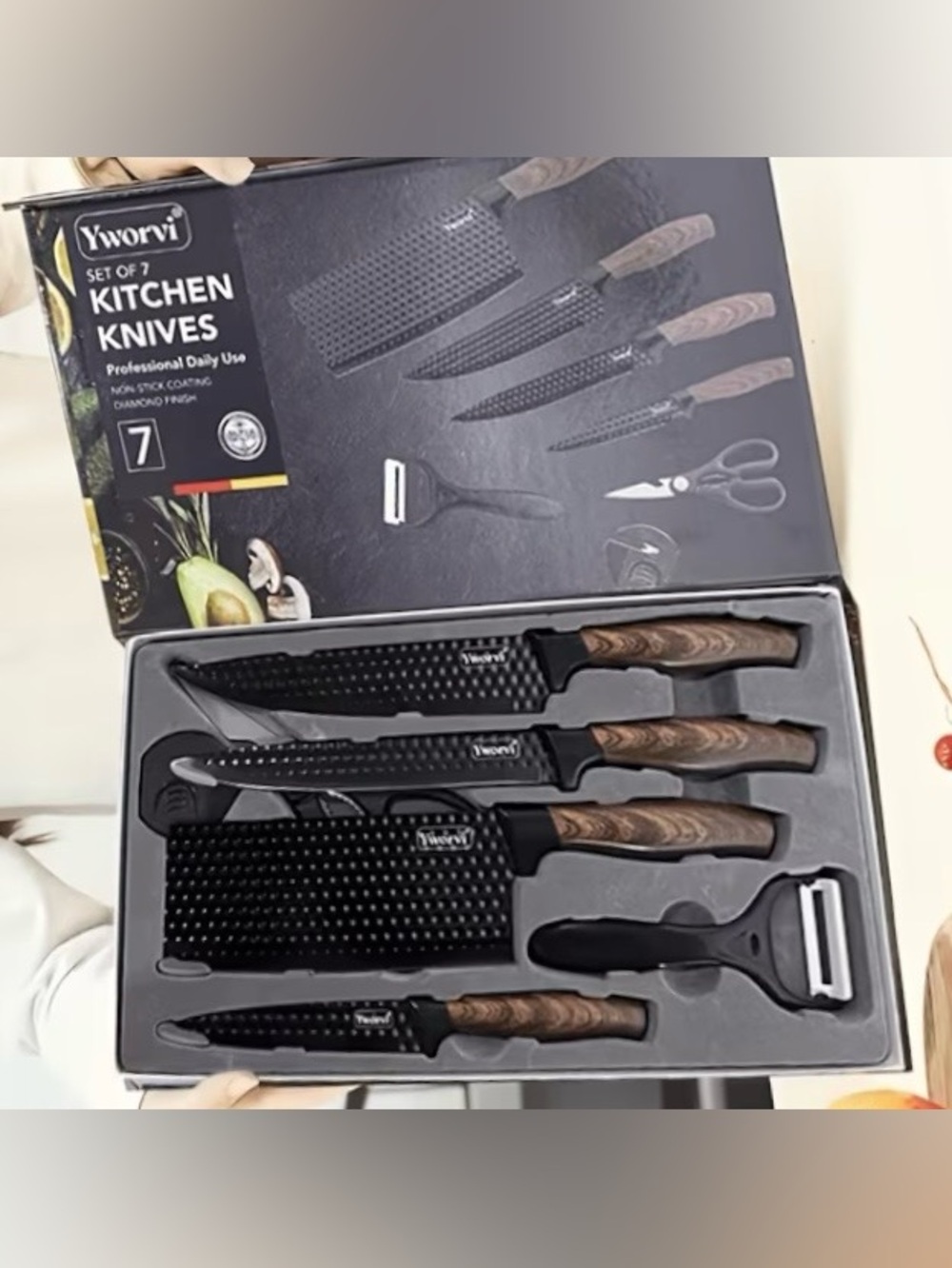 Set of 7 Kitchen Knives w/Sharpener, Peeler & Scissors